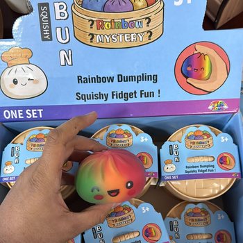 RAGE - RAINBOW Squishy Bun Dumplings BESAR (8.5 x 8.5 x 4.8 Cm) - Mainan Viral 2026 (12 pcs)