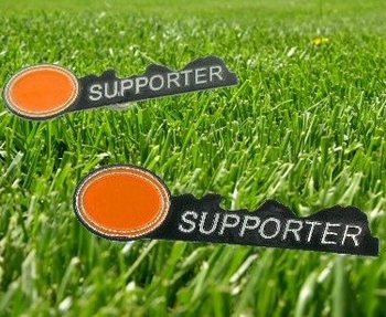 Pin Suporter Sepak Bola Oranye (12 pcs)