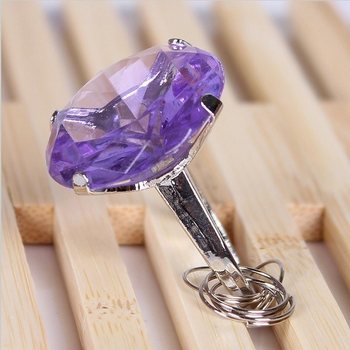 Souvenir Pernikahan Gantungan Kunci Cincin Nikah dalam Kotak Kado (6 pcs)