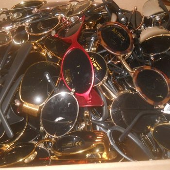 CAMPURAN KACAMATA HITAM (120 pcs)