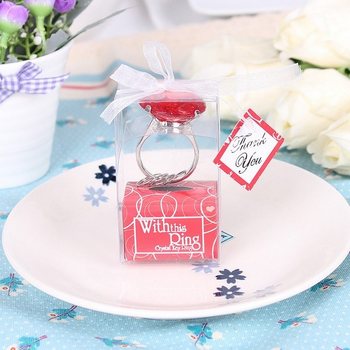 Souvenir Pernikahan Gantungan Kunci Cincin Nikah dalam Kotak Kado (6 pcs)