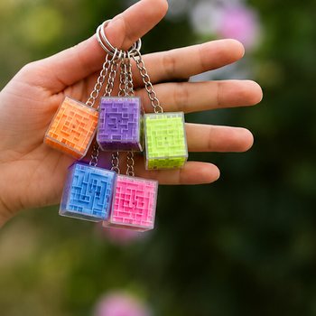 Gantungan Kunci Game Labirin Kubus (48 pcs)
