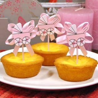 TUSUKAN CUPCAKE KELAHIRAN - KERETA BAYI MERAH MUDA (12 pcs)