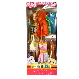 Boneka Mainan dengan 6 Gaun Tambahan (6 pcs)
