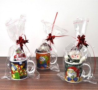 Set Kado Mug Natal dengan Boneka Salju Plush