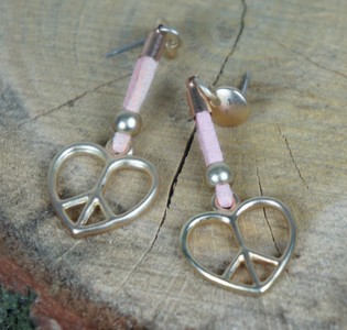 Anting Jantung Merah Muda (1 pcs)