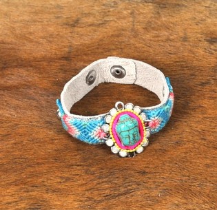 Gelang Gaya Ibiza Silverlook dengan Buddha Turquoise (1 pcs)
