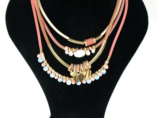 Kalung 4 Lapis Cantik Merah Muda (1 pc)
