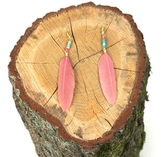 Anting Gaya Ibiza dengan Bulu - Merah Muda Dusty (1 pc)