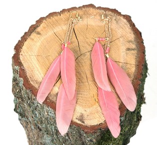 Anting Gaya Ibiza dengan Bulu Merah Muda Berdebu (1 pcs)