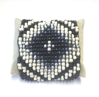 Gelang Aztek Hitam/Krem (1 pc)