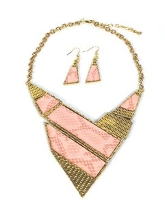 Kalung dan Anting Merah Muda Gaya Ibiza (1 Set)